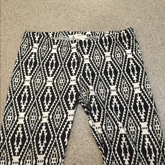 Geometric pattern leggings - Picture 2 of 3